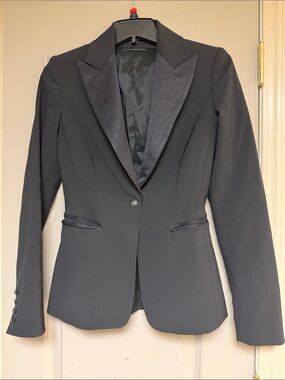 Elie Tahari Classic Black Women’s Blazer Jacket - Tailored Tuxedo Style